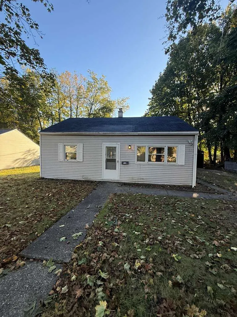 2 bed, 1.0 bath, 800 sqft, $1,150 — Photo 2