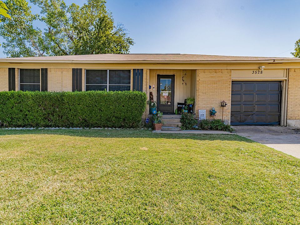 1st image of 3528 Hilton Dr
