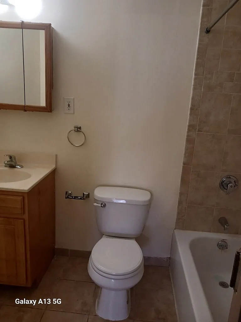 3 bed, 2288 sqft, $3,600 — Photo 2