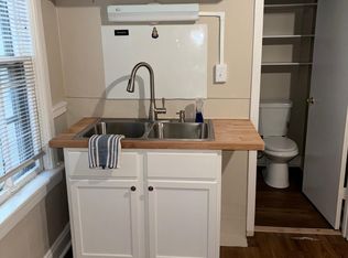 1136 E Kane Pl #A, Milwaukee, WI 53202