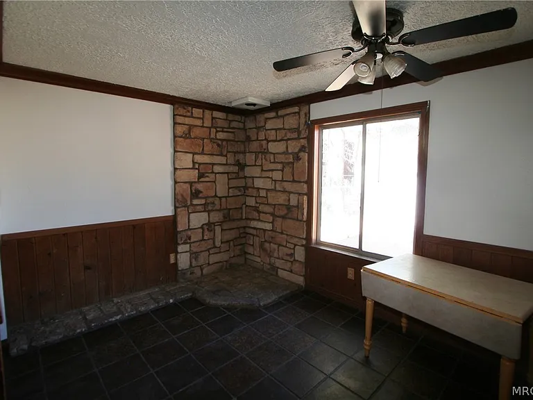 1109 W Aeroplane Blvd — Photo 4