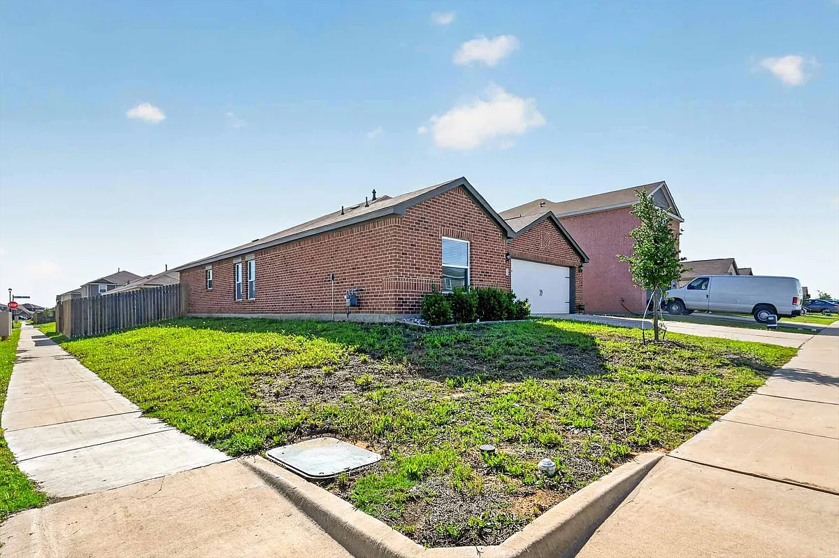 Building Photo - 523 Bennie Leonard St