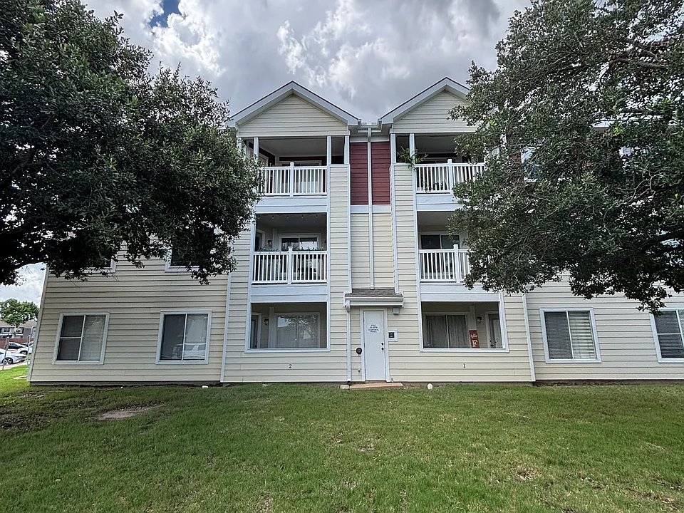 515 Southwest Pkwy #103