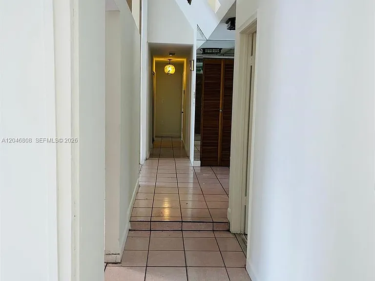 925 NE 207th Ter — Photo 12