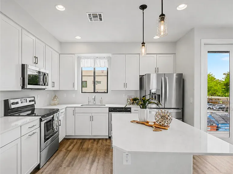 2090 S Dorsey Ln #1030 — Photo 18