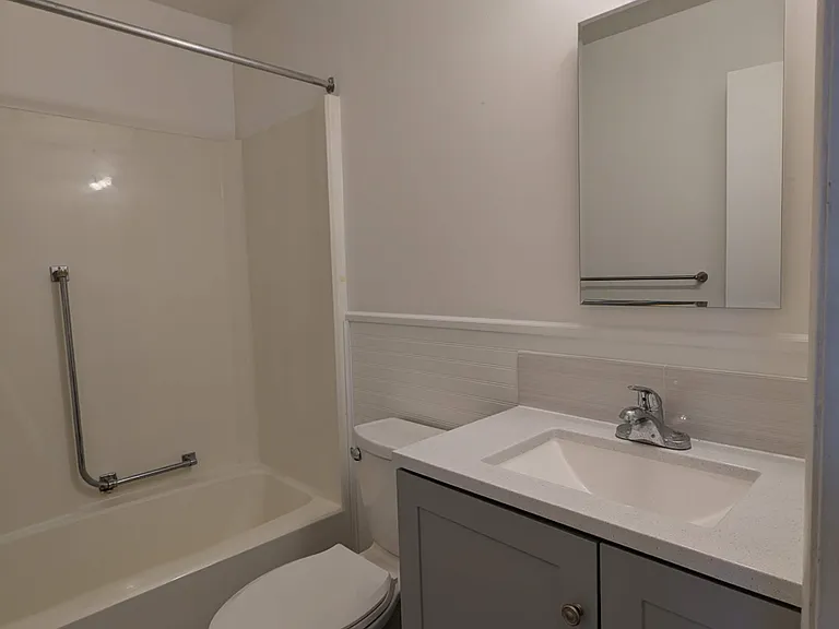 305 E Main St #3 — Photo 5