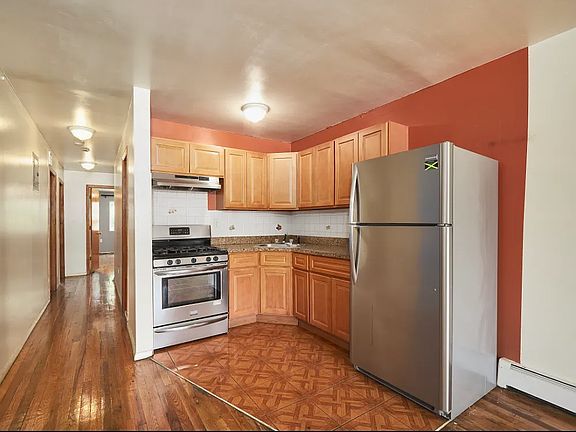 5th image of 325 Winthrop St