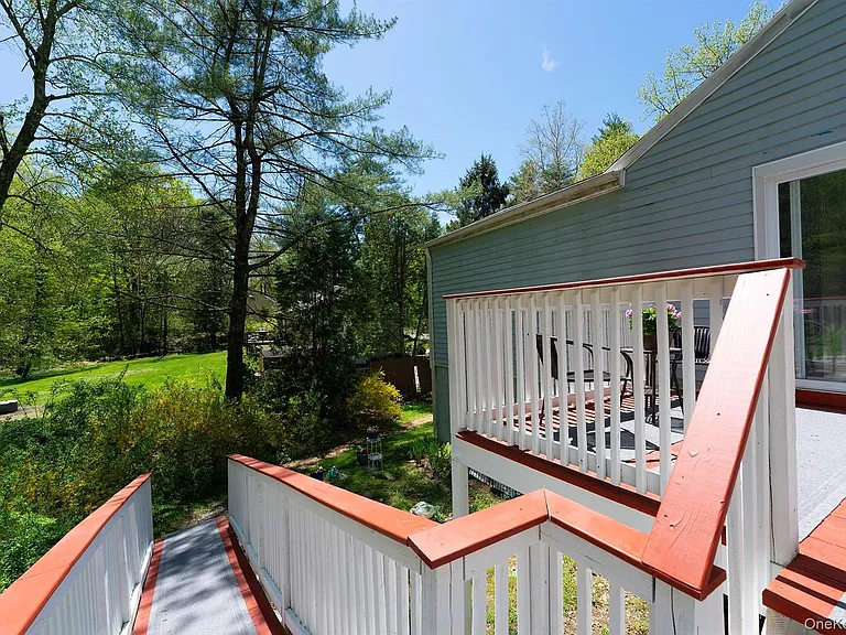 21 Van Dam Rd — Photo 23