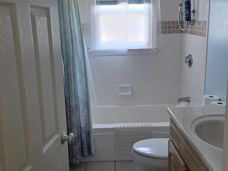 306 Hatherly Rd — Photo 10