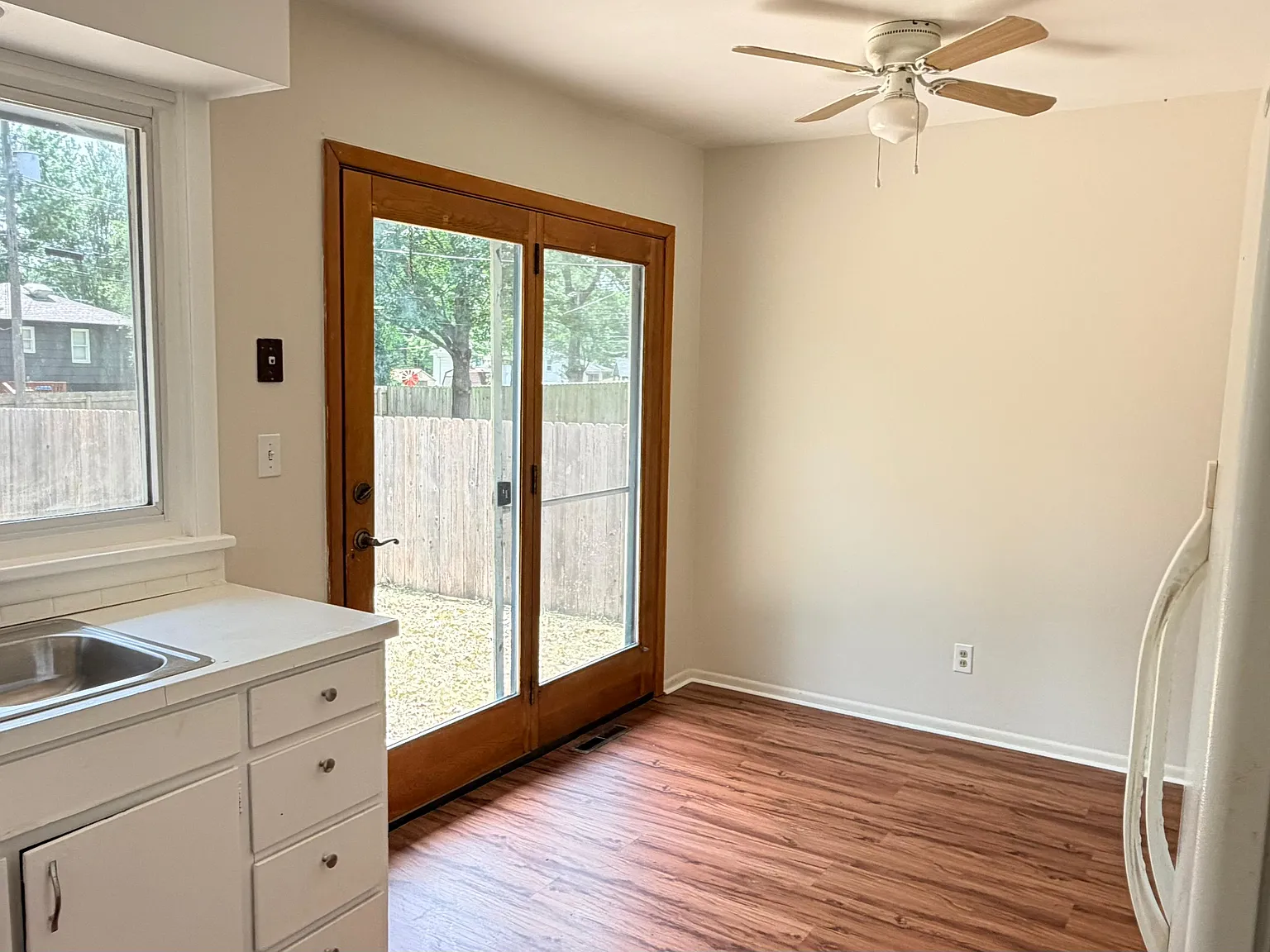 3 bed, 1500 sqft, $1,799 — Photo 2