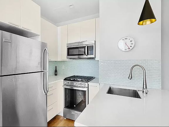 5th image of 1433 De Kalb Ave #4A