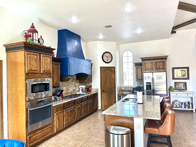 4084 Demos Ave — Photo 6