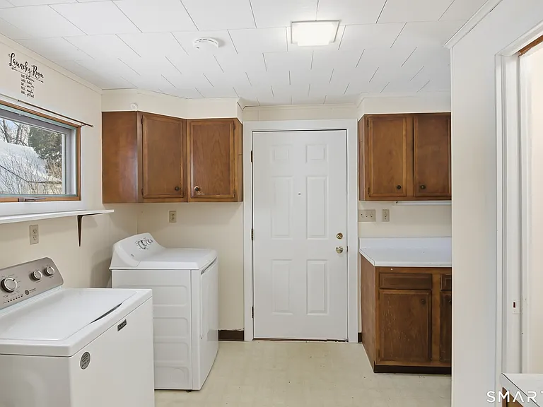 815 E Main St — Photo 20