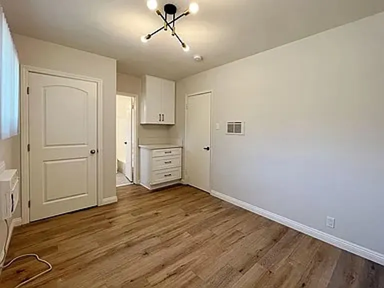 319 N Garfield Ave — Photo 9