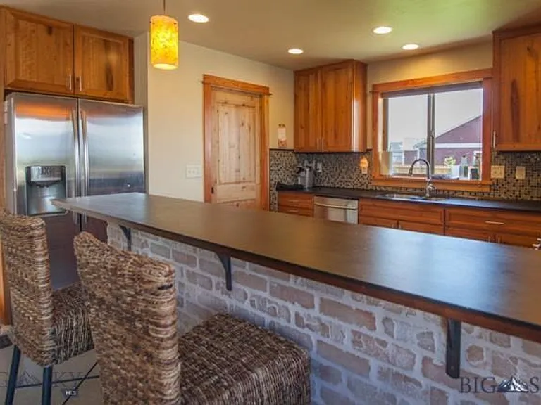 4020 Annie St — Photo 3