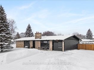 20 Whitburn Cres, Ottawa, ON K2H 5K6