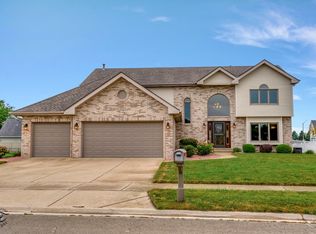 900 Coyote Trl, Manteno, IL 60950