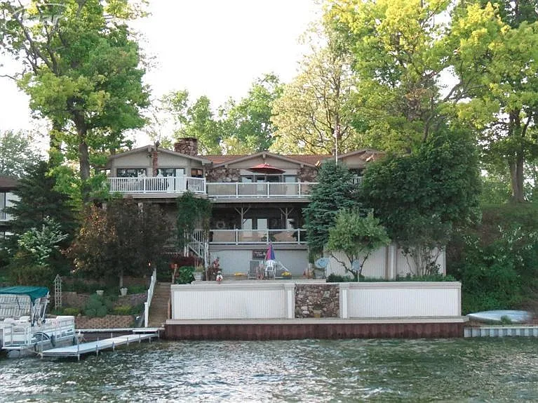 2393 Davis Rd photo 1