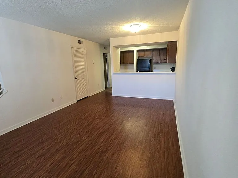 Tusculum Square Apartments and Townhomes — Photo 47