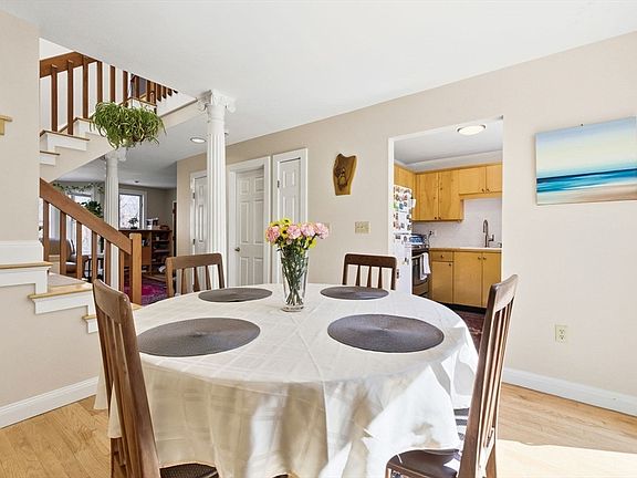 4th image of 626 Washington St APT 4