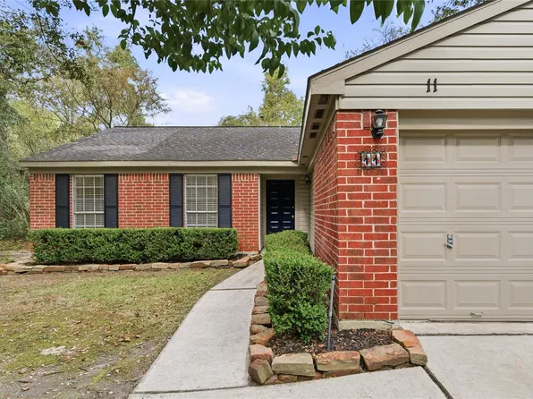 11 Hasting Oak Court, The Woodlands, TX 77381