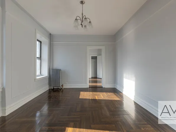 8624 Ridge Boulevard image 1 of 5