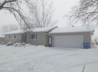 105 8th Ave SE, Clark, SD 57225