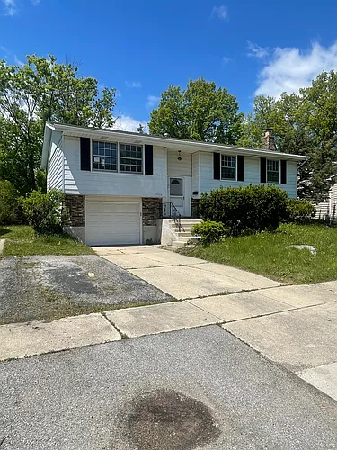 17022 Magnolia Dr Photo 1