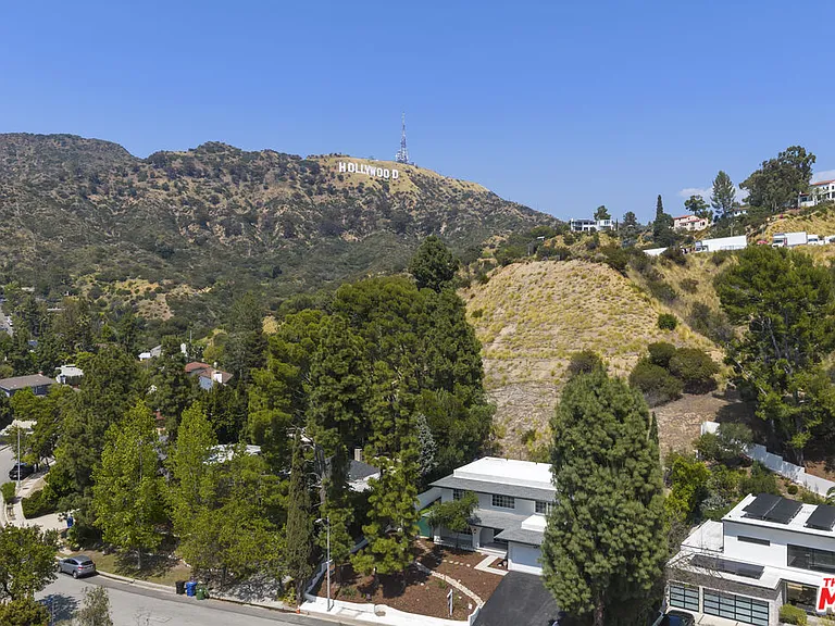 3062 Arrowhead Dr — Photo 36