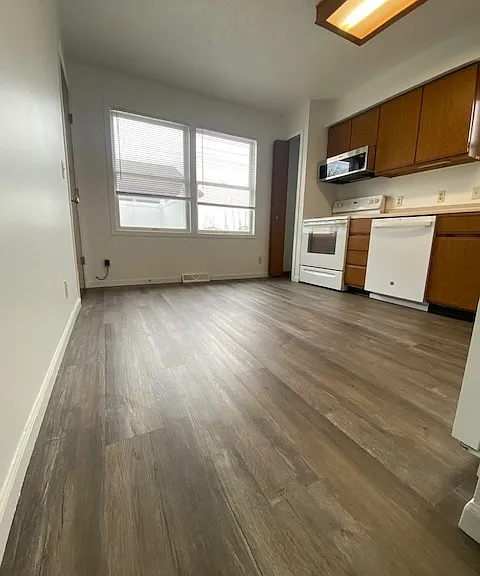 1477 Jackson Ave — Photo 2