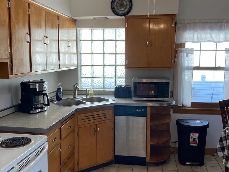 4011 Wolf Rd — Photo 18