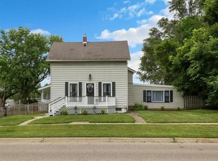 903 N Green St, McHenry, IL 60050