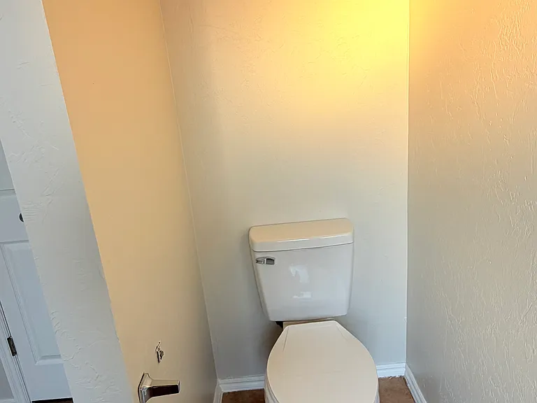 2401 Chadsford Ln — Photo 25