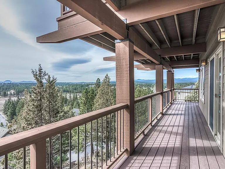 Lower level deck