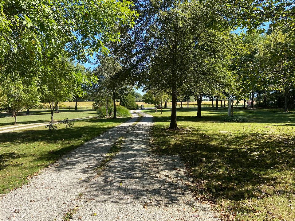 2nd image of 9595 Lessley Rd