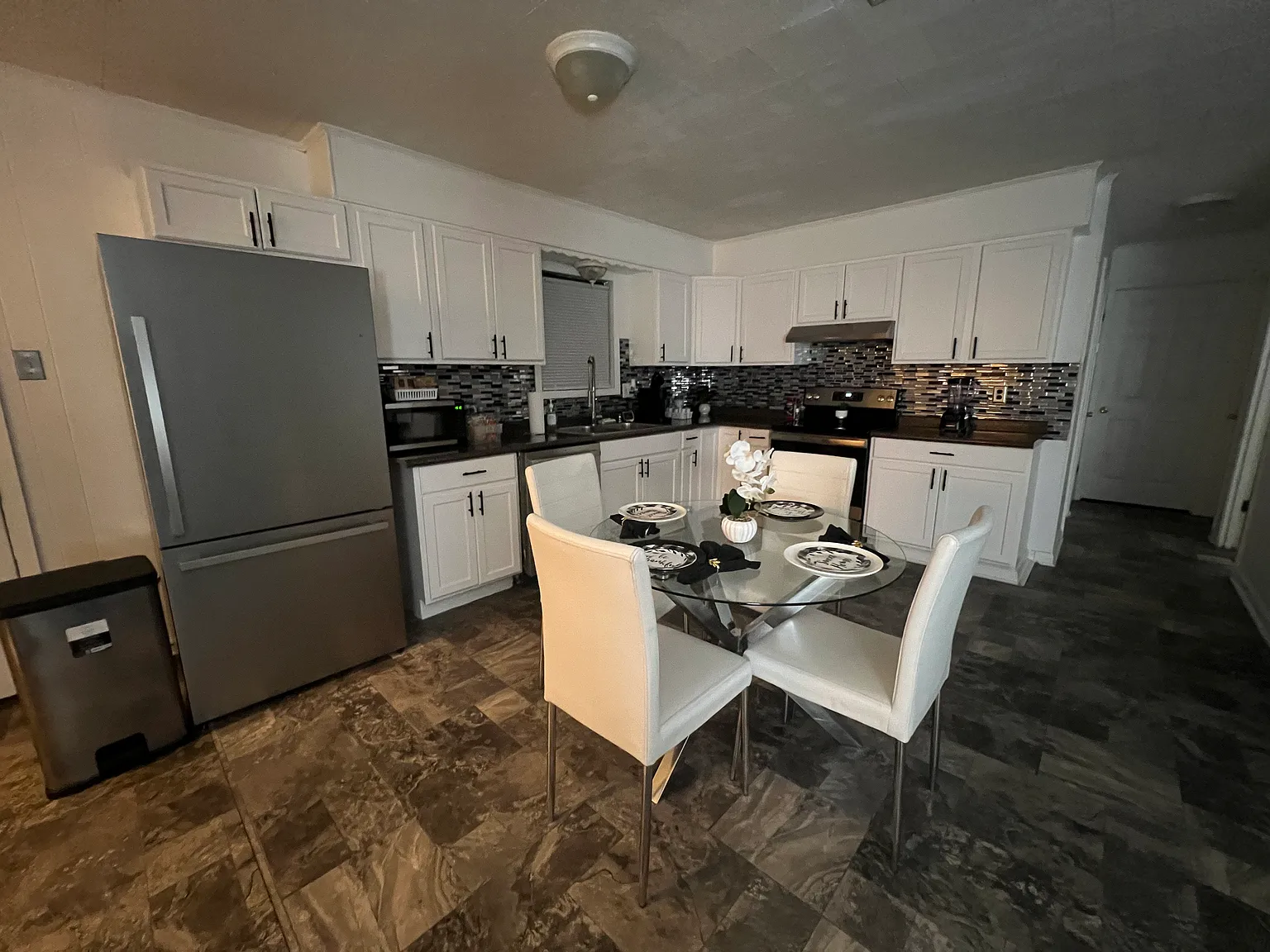 119 Lindsey Cir — Photo 3