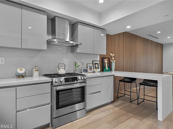 5th image of 14157 Tiara St #101