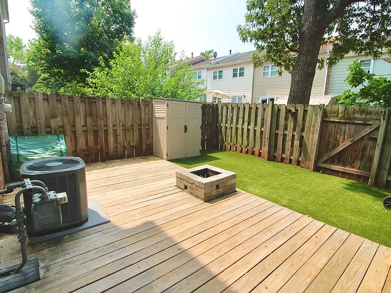 8501 Buckeye Ct — Photo 42