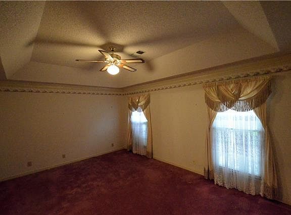 3rd image of 954 E Northfield Blvd