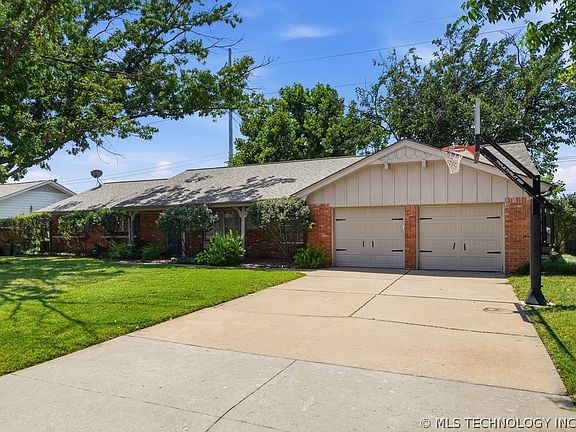 2nd image of 5860 S Hudson Pl