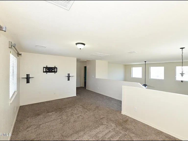 14309 S Cave Ave — Photo 42