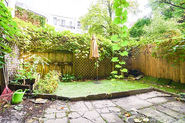 Rented by City Connections Realty | media 6