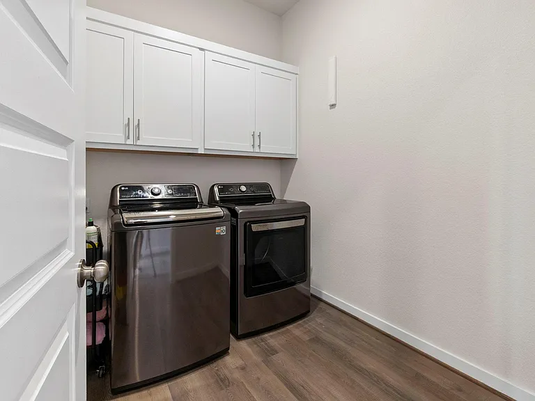 460 Constitution Way — Photo 20