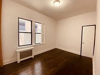 Rented by Metropolis Real Estate of Manhattan