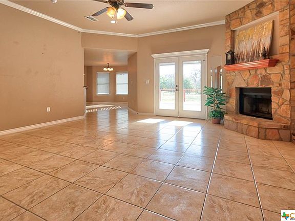 4th image of 861 Sunset Dr