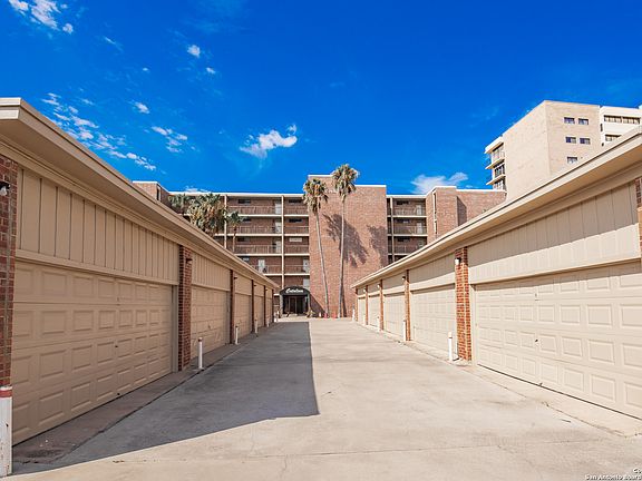 3rd image of 4334 Ocean Dr #402