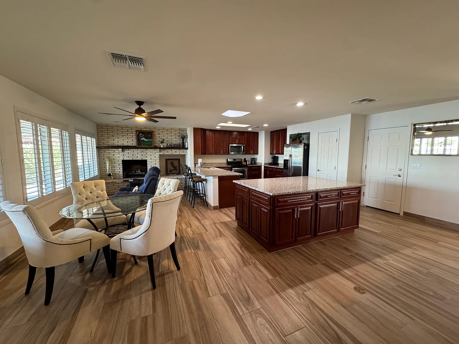 3 bed, 1920 sqft, $3,100 — Photo 4