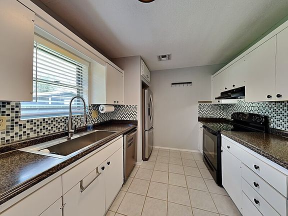 5th image of 1014 Hillwood Dr