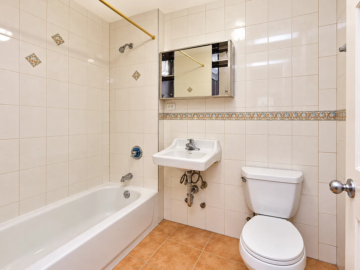 2 bed, 900 sqft, $2,800 — Photo 2