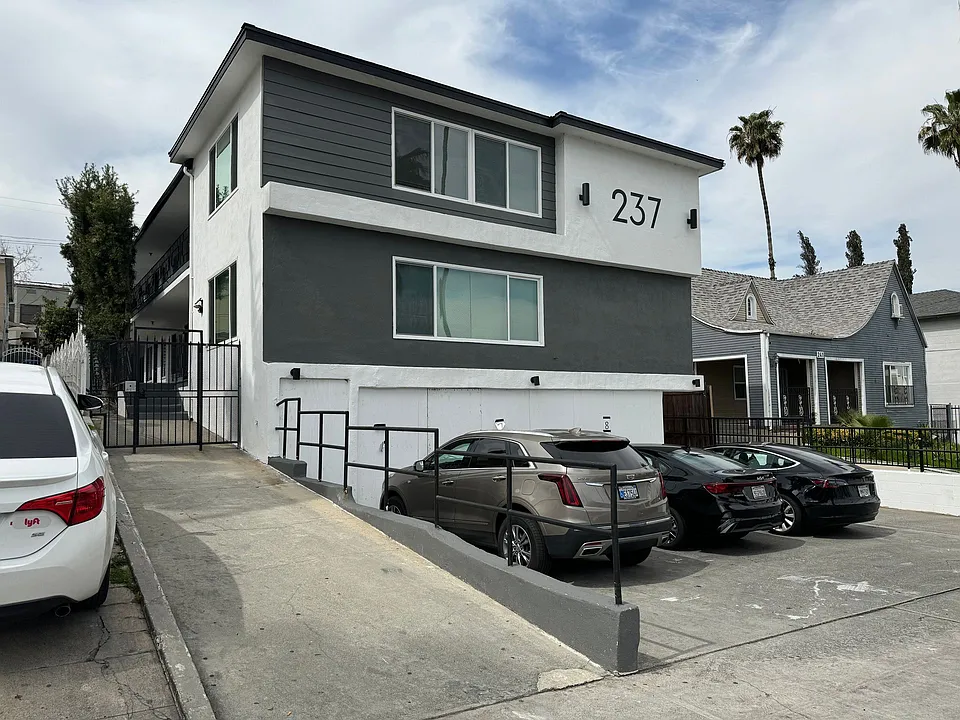 237 North Catalina